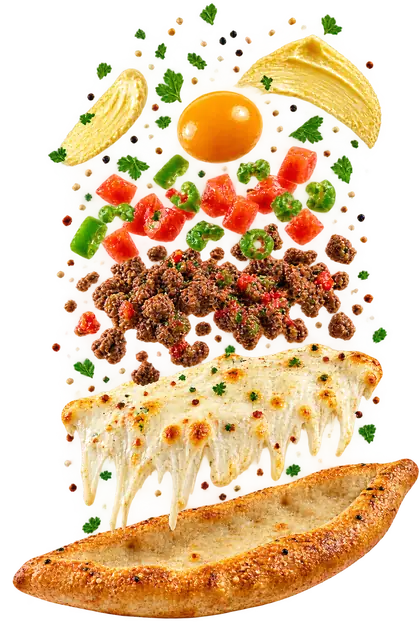 Süper Pide mit Hackfleisch, Käse und Ei